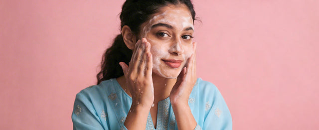 ডাবল ক্লিনজিং: ক্লিন স্কিনের সিক্রেট ফর্মুলা