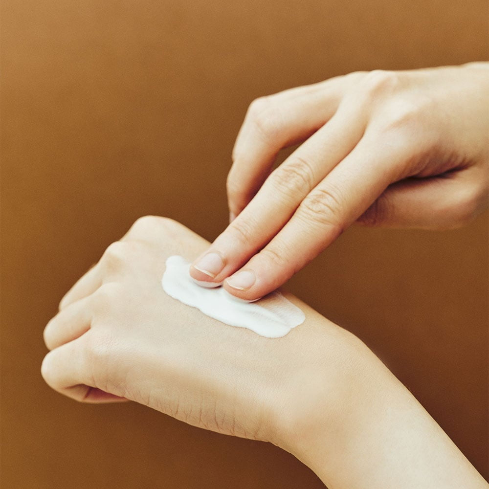 SKIN1004 - Madagascar Centella Probio-Cica Glow Sun Ampoule